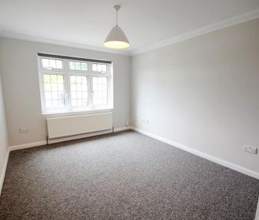 3 bedroom detached bungalow to rent - Photo 2
