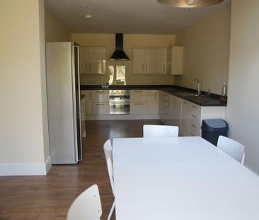 6 bedroom semi-detached house to rent - Photo 5