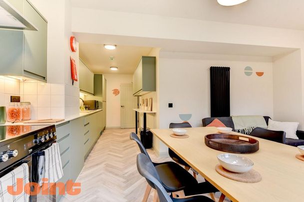 8 bedroom house to rent - Photo 1