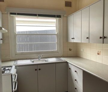 Cute Cottage. Great Location - Photo 4