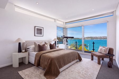 Contemporary Luxury with Stunning Harbour Panorama - Photo 3