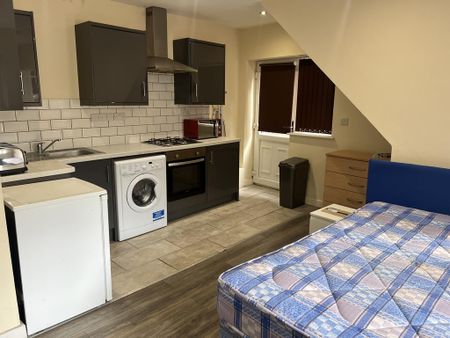 1 bedroom flat to rent - Photo 2