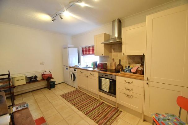 2 bedroom semi-detached house to rent - Photo 1