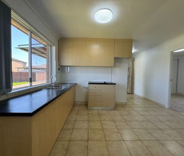 Well Presented Two Bedroom Home&excl; - Photo 2