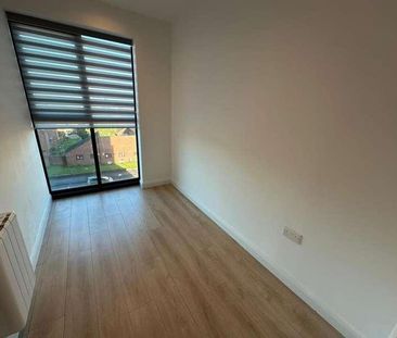 Slough, Berkshire, SL1 - Photo 3