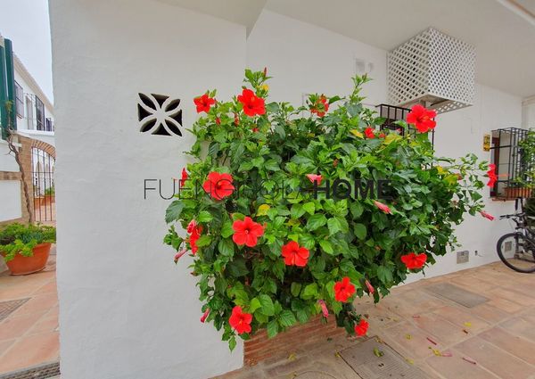 Ref 19790 – **LONG TERM RENTAL** -Great opportunity to live in the best urbanization in Fuengirola: PUEBLO LOPEZ