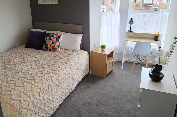 1 bedroom in a house share to rent - Photo 1