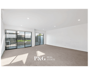 Low-Maintenance Townhouse in a Convenient Braybrook Location - Photo 1