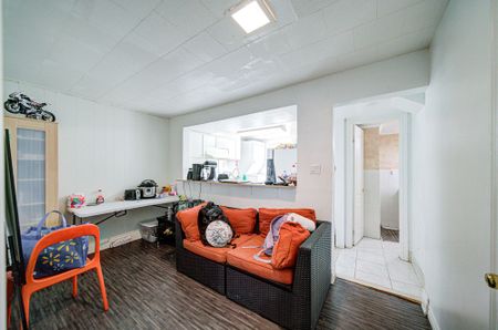 For Lease - 74 Bloomington Crescent, Toronto, Ontario - Photo 3