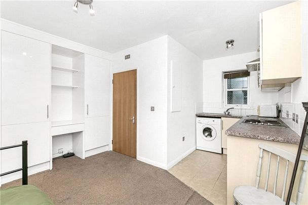 Rusham Road, Egham, Surrey, TW20 9LS - Photo 1