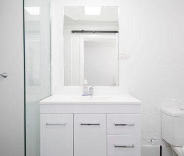 Cute One Bedroom with off street parking in Kahibah! - Photo 6