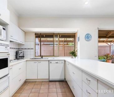 17 Lowana Cres, Forest Hill VIC 3131 - House For Rent | Domain - Photo 2