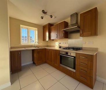 3 bedroom semi-detached house to rent - Photo 5