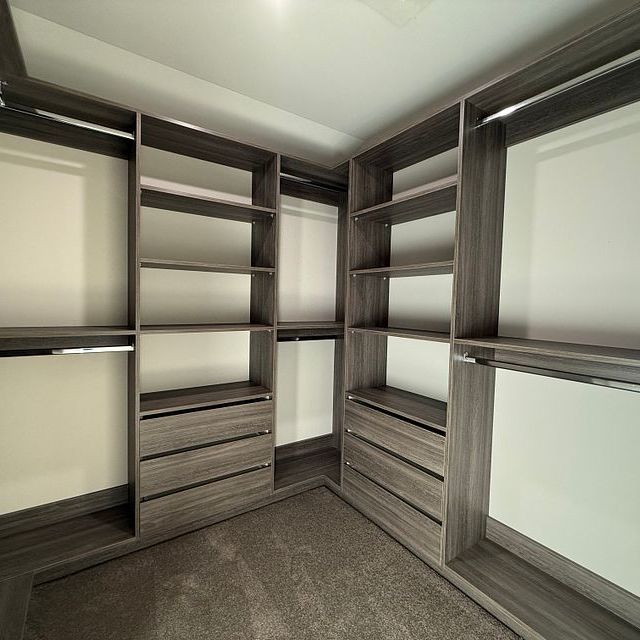 Stunning Epsom New Build 4BR Home - Photo 1