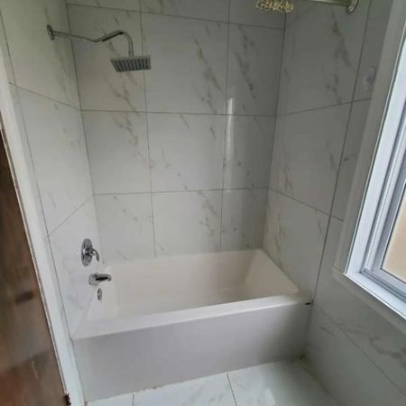 3 1/2 IMMEDIATE - RENOVE - VILLE ST LAURENT - PRES DU REM - Photo 4