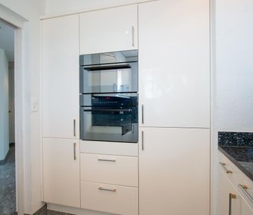 3½-Zimmer-Attikawohnung mit grosser Terrasse und toller Aussicht - Photo 4
