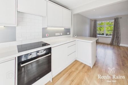 5 Ravenhill Court, Ravenhill Road, Belfast, BT6 8FS - Photo 5