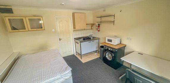 Studio to rent - Photo 2