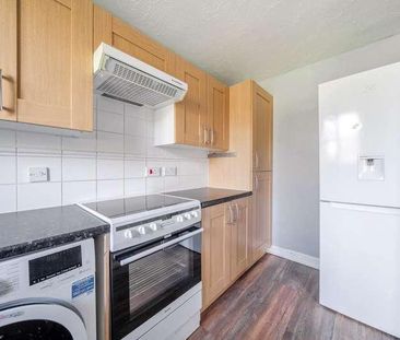 Lovegrove, Slough, SL2 - Photo 6