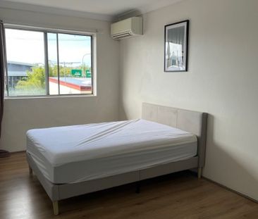 Fully Furnished 2 Bedroom Unit - Photo 4