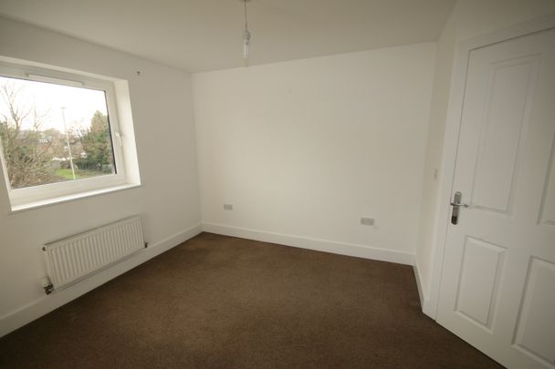 Suffolk Drive, Gloucester, with dedicated parking - Photo 1