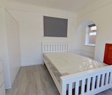 1 bedroom in a house share to rent - Photo 6