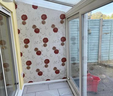 3 bedroom terraced house to rent - Photo 2