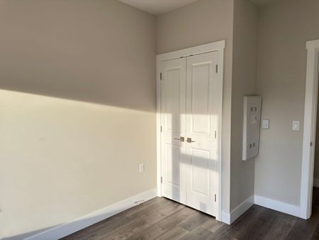 2 Bedroom Condo at Yaletown Living - Photo 3