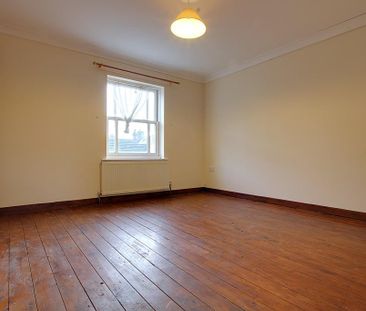 3 bedroom end of terrace house to rent - Photo 1