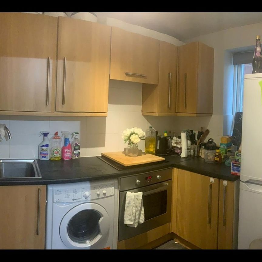 1 Bed Flat, Tippett Rise, RG2 - Photo 1