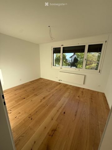 Erstbezug einer umfassend renovierter, zentral gelegener Wohnung in Wollerau - Photo 3