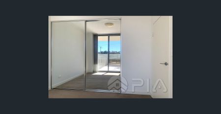 One Bedroom Apartment with Gym and Swimming Pool Close to Train Station Bills included - Photo 5