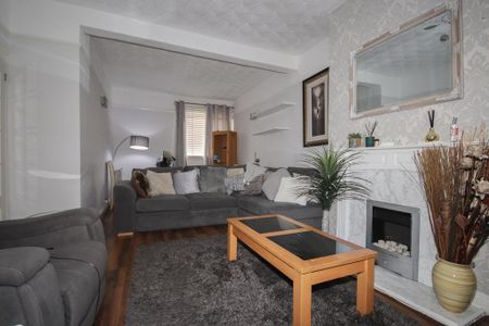 3 bedroom terraced house to rent - Photo 2