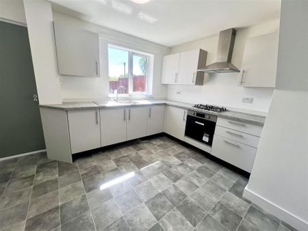 3 bedroom terraced house to rent - Photo 4