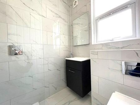 6 bedroom semi-detached house to rent - Photo 4