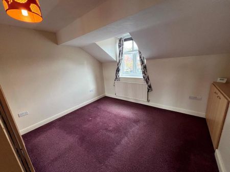 3 bedroom end of terrace house to rent - Photo 4