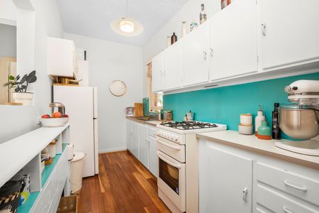 Large One Bedroom Apartment With Tranquil Outlook! - Photo 3