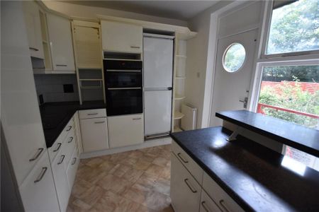 3 bedroom terraced house to rent - Photo 4