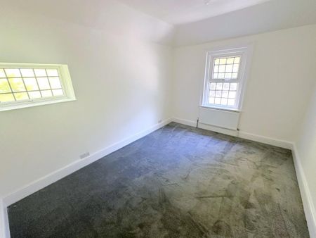 4 bedroom detached house to rent - Photo 4