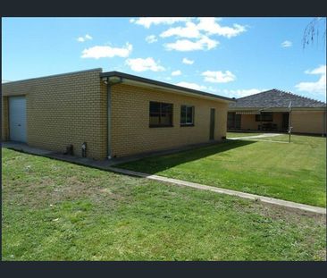 25 Cummings Street, Wodonga, Vic 3690 - Photo 2
