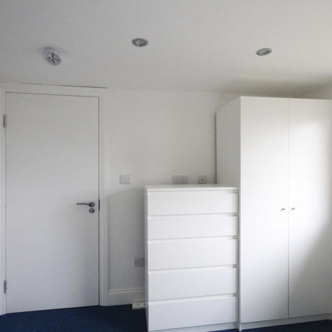 House share to rent - Photo 1