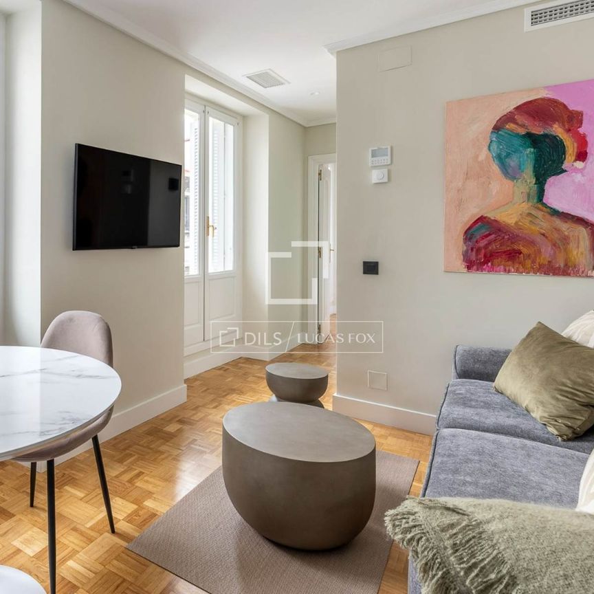 Excellent 1 Bedroom apartment for rent in Sol, Madrid - Photo 1