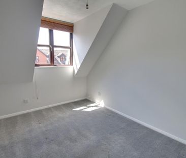 2 bedroom penthouse to rent - Photo 4