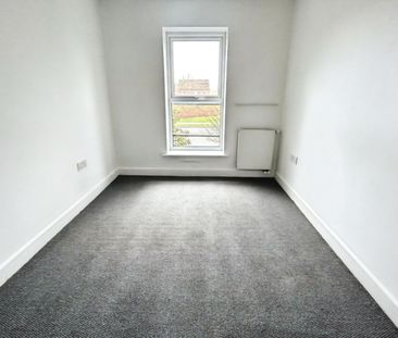 4 bedroom House To Let - Photo 6