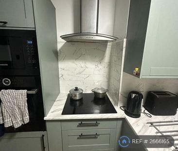 1 bedroom in a house share to rent - Photo 3