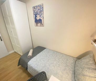 Calle de Pico de Alba, Madrid, Community of Madrid 28053 - Photo 4