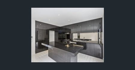 Stunning two-story, three-bedroom home! - Photo 2