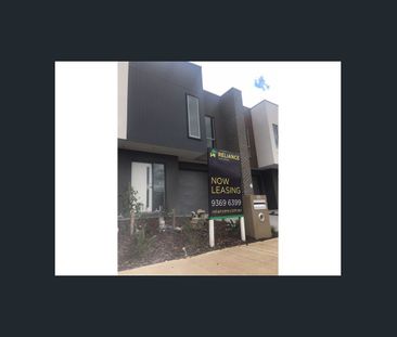 Townhouse in Upper Point Cook - Photo 2