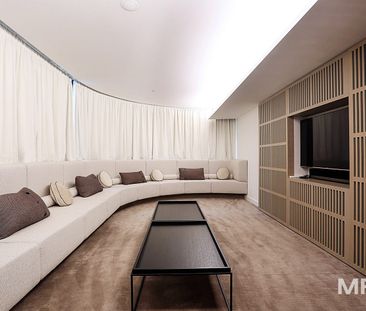 City living with resort-style amenities - Photo 1