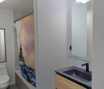 For Lease - 1046 Meredith Avenue, Mississauga, Ontario - Photo 2